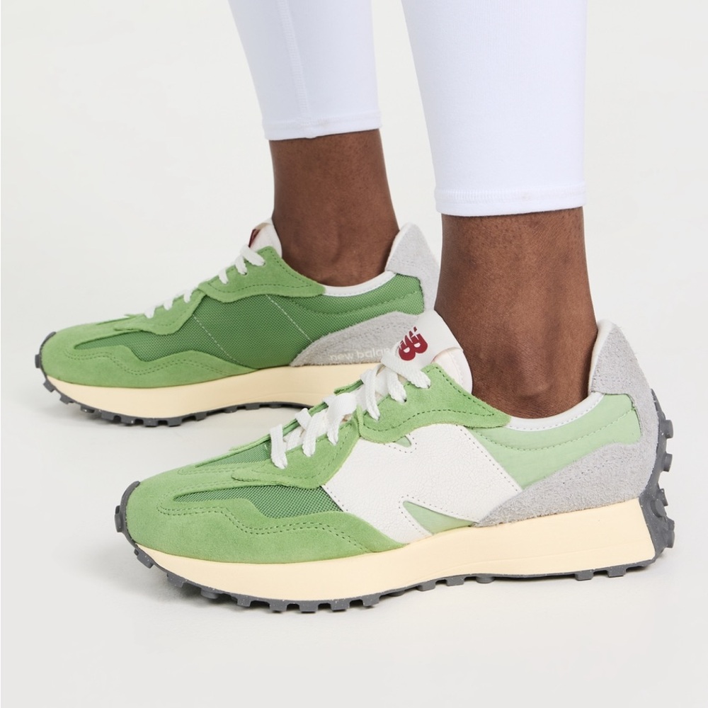 New Balance Green 327, Size 7.5, VGUC